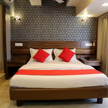 Hotel Sea Shore Нави Мумбай Екстериор снимка
