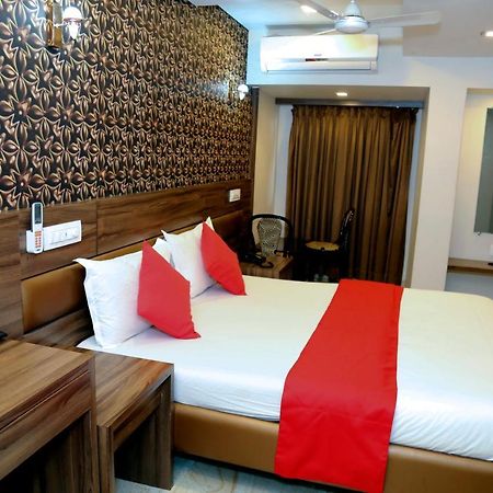 Hotel Sea Shore Нави Мумбай Екстериор снимка
