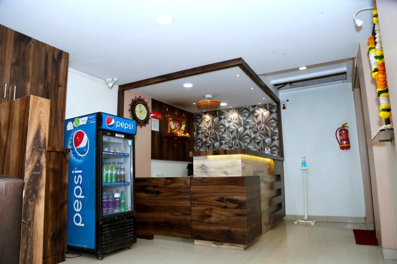 Hotel Sea Shore Нави Мумбай Екстериор снимка