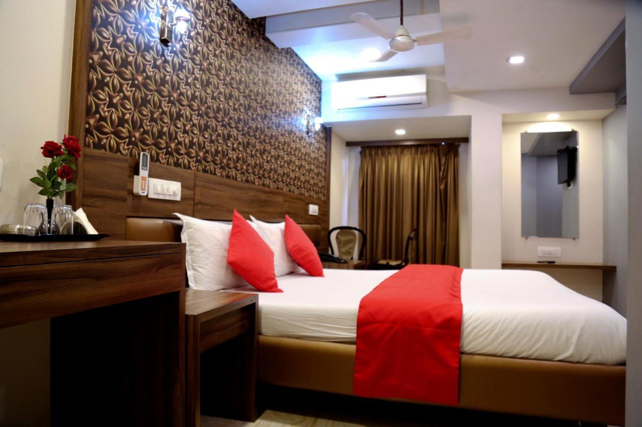 Hotel Sea Shore Нави Мумбай Екстериор снимка