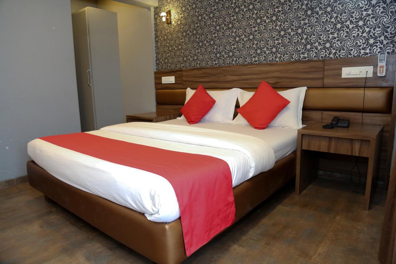 Hotel Sea Shore Нави Мумбай Екстериор снимка