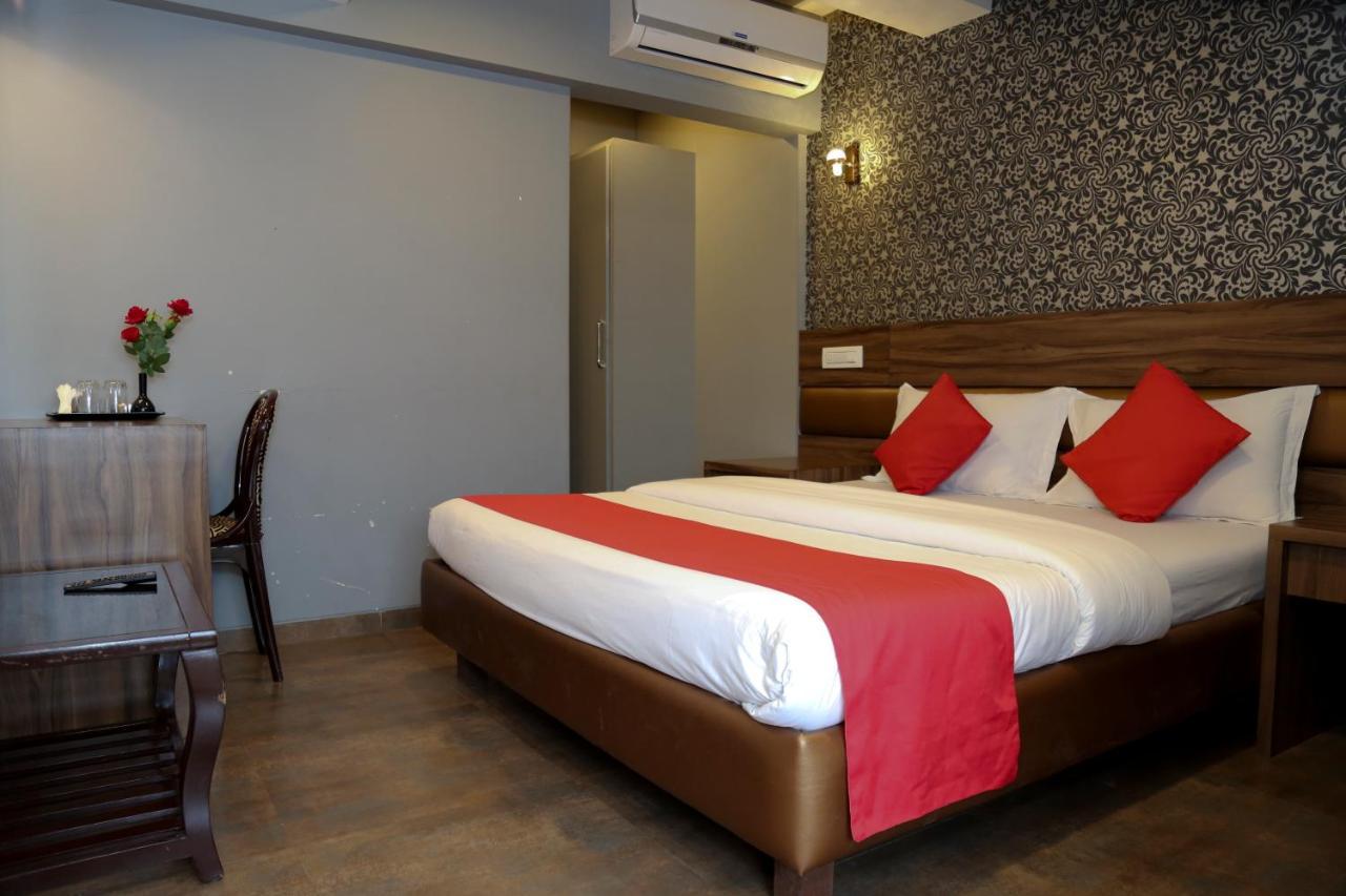 Hotel Sea Shore Нави Мумбай Екстериор снимка